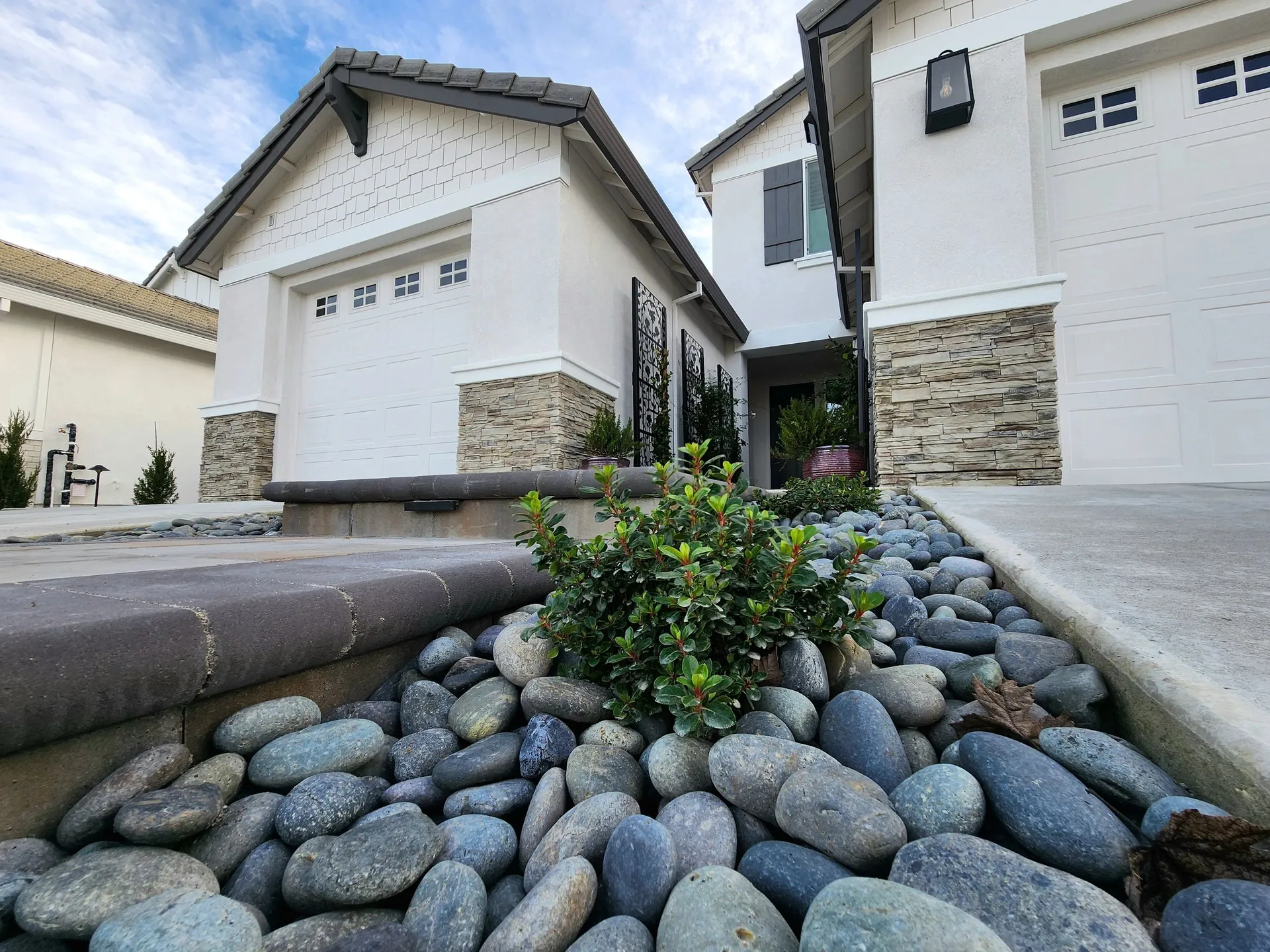 Outdoor living hardscape and lighting photo 1